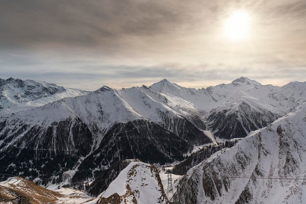 Panorama Alpejskich Gór Rano W Ośrodku Narciarskim Ischgl Austriax9