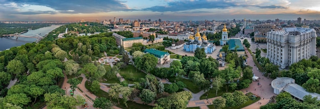 Panorama Kijowa Z Pięknym Widokiem Na Centrum Stolicy, Kijów