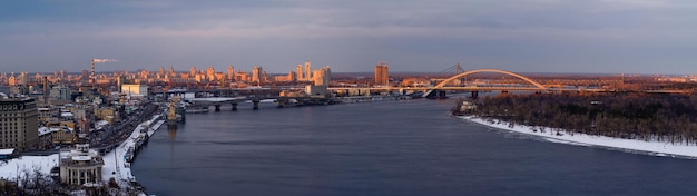 Panorama Kijowa Z Widokiem Na Podol I Obolon