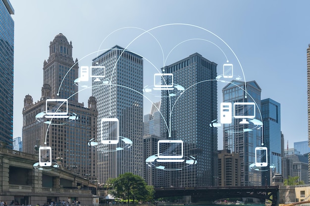 Panorama miasta Chicago i promenady Riverwalk z mostami w ciągu dnia Illinois USA Hologram mediów społecznościowych Koncepcja nawiązywania kontaktów i nawiązywania nowych połączeń międzyludzkich