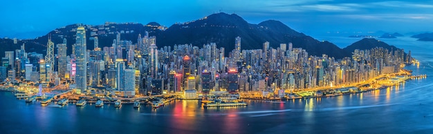 Panorama miasta Hongkongu po stronie portu Victoria