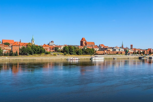 Panorama miasta Toruń i Wisły Wisła z mostami Polska lato 2019