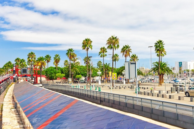 Zdjęcie panorama na port morski w barcelonie barcelona hiszpania