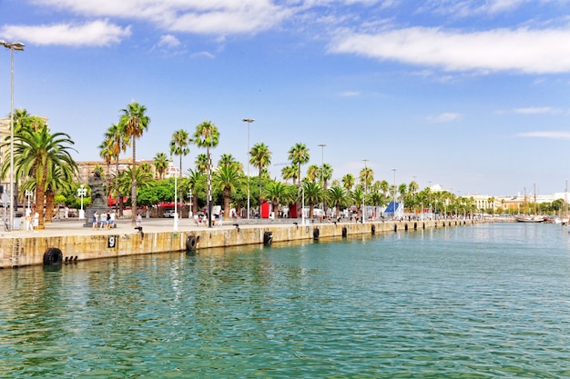 Panorama Na Port Morski W Barcelonie .barcelona. Hiszpania.