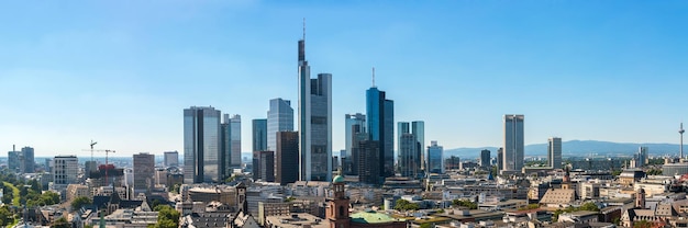 Panorama panoramy w centralnej dzielnicy biznesowej we Frankfurcie