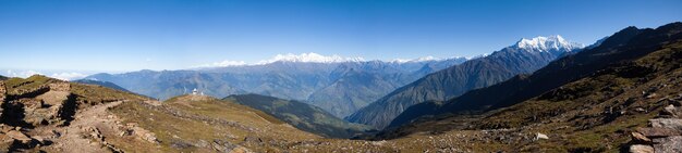 Panorama pasm górskich Langtang i Ganesh Himal