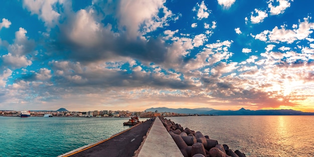 Panorama portu morskiego, Heraklion, Kreta, Grecja