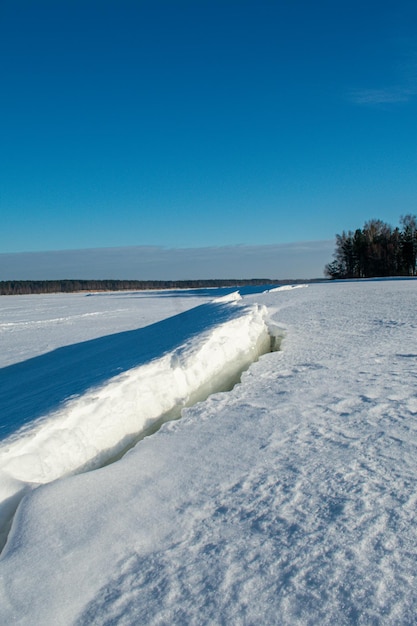 Panorama Wołgi Zimą W Pogodny Dzień