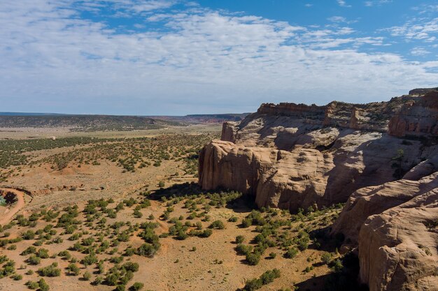 Panorama z lotu ptaka scena górskiego pustynnego krajobrazu w kanionie Arizona