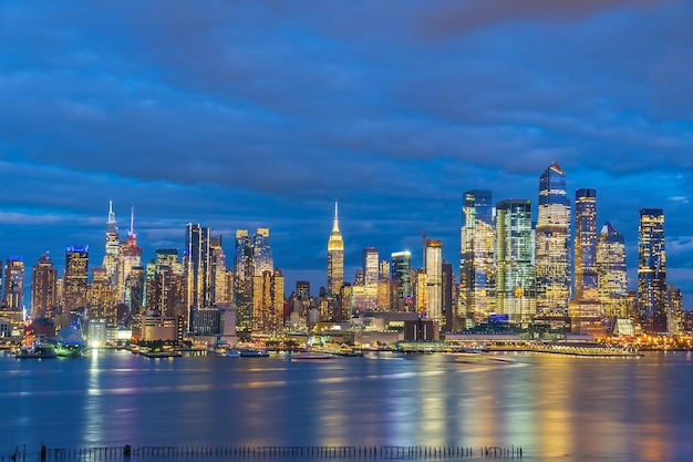 Panoramę Manhattanu w Nowym Jorku w Stanach Zjednoczonych