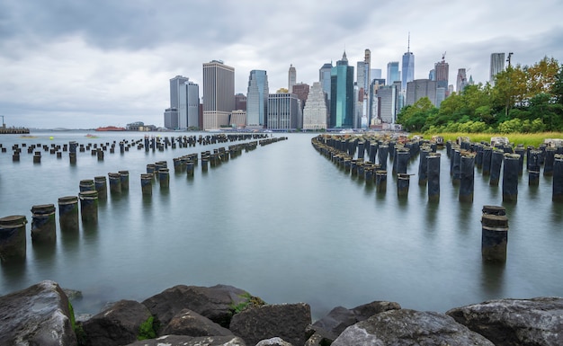 Panoramę Manhattanu W Nowym Jorku Widziana Z Brooklynu