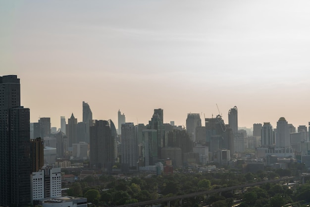 Panoramę miasta i drapacz chmur Bangkok Tajlandia Piękny widok w Bangkoku