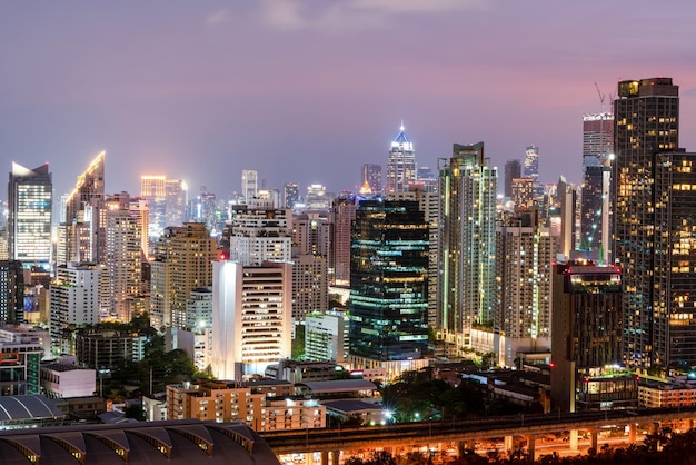 Panoramę miasta i drapacz chmur Bangkok Tajlandia Piękny widok w Bangkoku