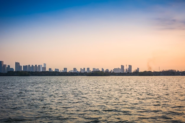 Panoramę Miasta Odbicia Wschód Słońca Albert Park Jezioro Melbourne Jasny Spokojny Poranek