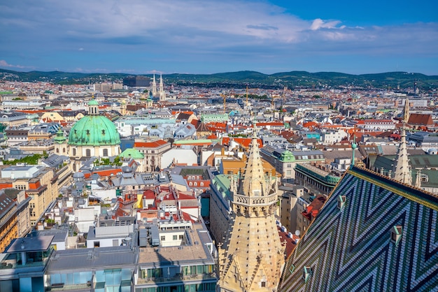 Panoramę miasta Wiednia, widok z lotu ptaka z góry w Austrii