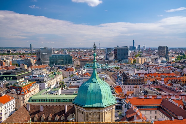 Panoramę miasta Wiednia, widok z lotu ptaka z góry w Austrii