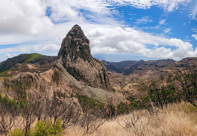 Panoramiczne góry na wyspie La Gomera na Wyspach Kanaryjskich w Hiszpanii