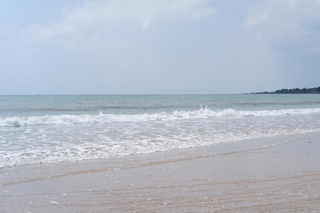 panoramiczne niebo i piękna plaża