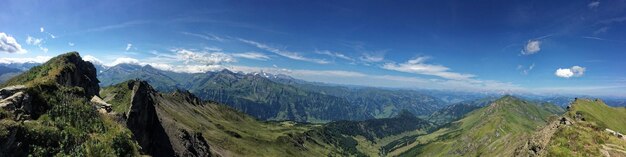 Zdjęcie panoramiczny widok krajobrazu na tle nieba