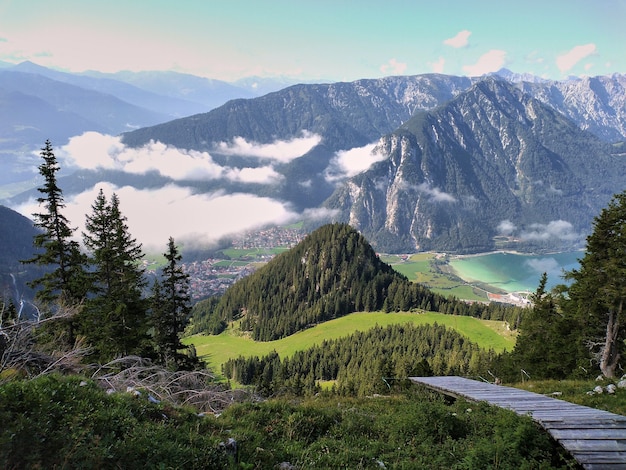 Zdjęcie panoramiczny widok na achensee w tyrolu