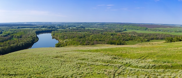 Panoramiczny widok na dolinę rzeki Don