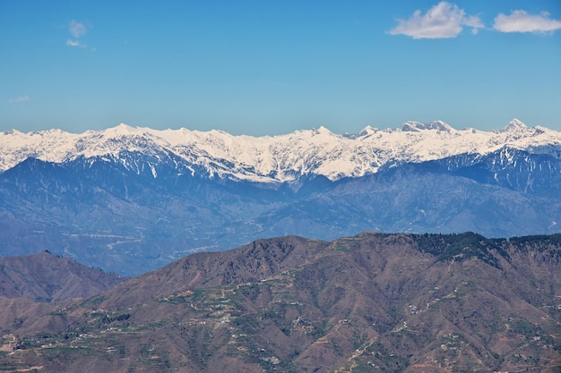 Panoramiczny widok na Himalaje w Malam Jabba w pobliżu góry Hindukusz w Pakistanie