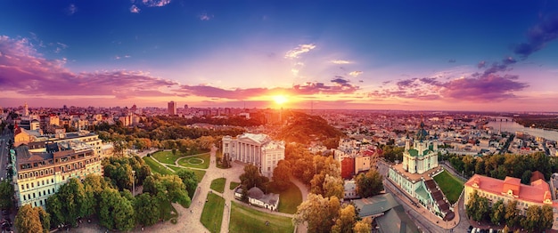 Panoramiczny widok na Kijów