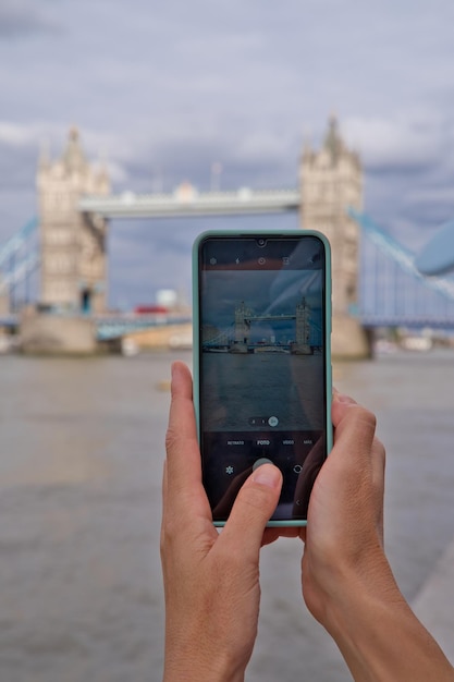 Panoramiczny widok na London Tower Bridge