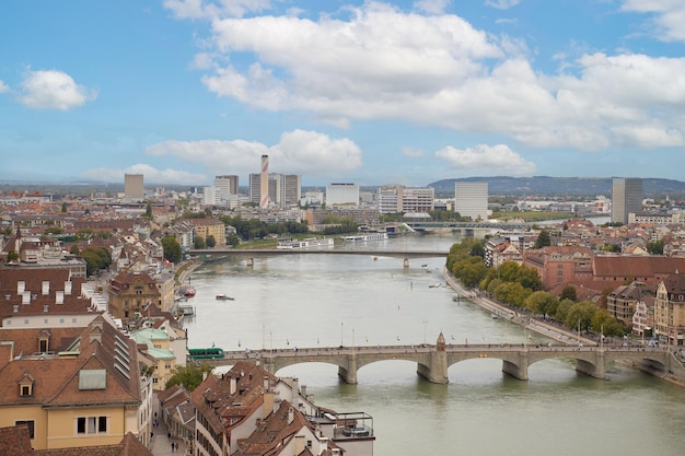 Panoramiczny widok na miasto Bazylea Szwajcaria