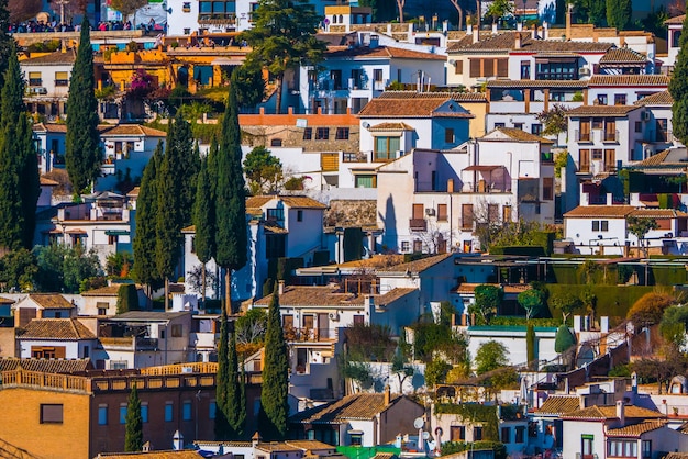 Panoramiczny widok na miasto Granada.