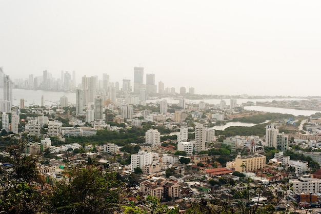 Panoramiczny widok na nowoczesną część Cartagena Kolumbia czerwiec 2019