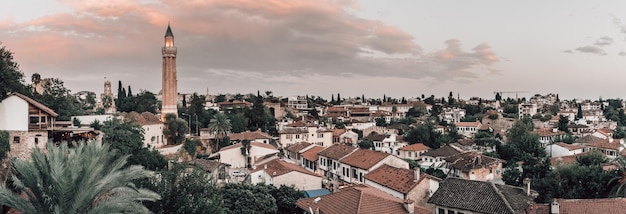 Panoramiczny widok na stare miasto Antalya Kaleici Turcja