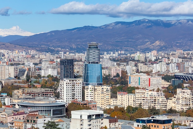 panoramiczny widok na tbilisi, pejzaż miejski
