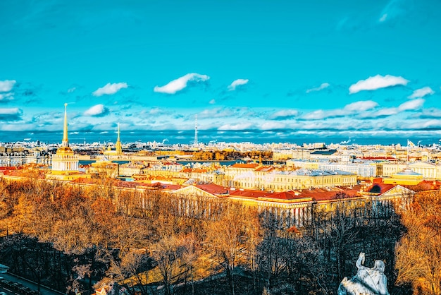 Panoramiczny widok z dachu soboru św. Izaaka w Petersburgu Rosja