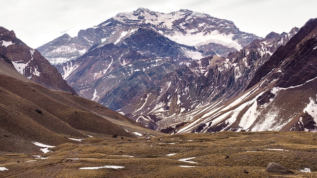 Zdjęcie panoramiczny widok z góry aconcagua w zimie