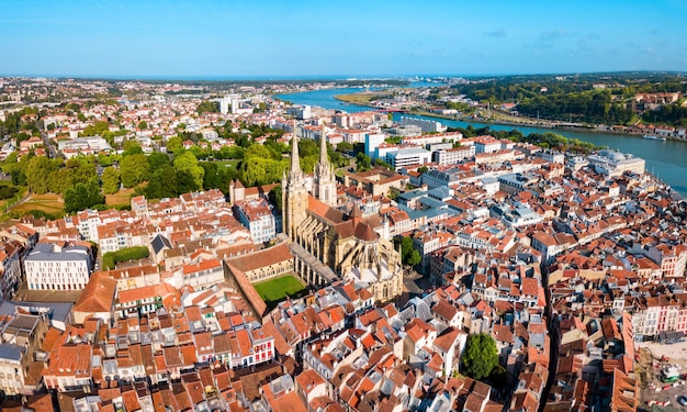 Panoramiczny widok z lotu ptaka Bayonne Francja