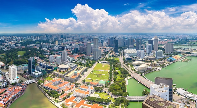Panoramiczny widok z lotu ptaka na Singapur