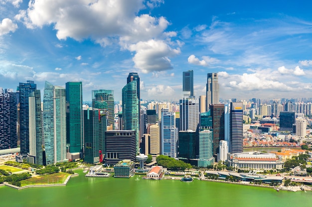 Panoramiczny widok z lotu ptaka na Singapur