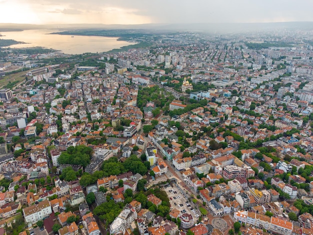 Panoramiczny widok z lotu ptaka Warny Bułgaria