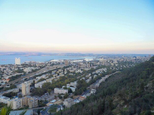 Panoramiczny widok z powietrza na miasto Haifa w Izraelu