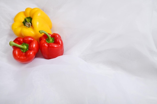 Zdjęcie papryka świeże kolorowe warzywa