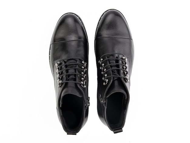 Para klasycznych skórzanych eleganckich butów męskich na białym tle Stylowe czarne buty pana młodego Izolowany obiekt z bliska na białym tle