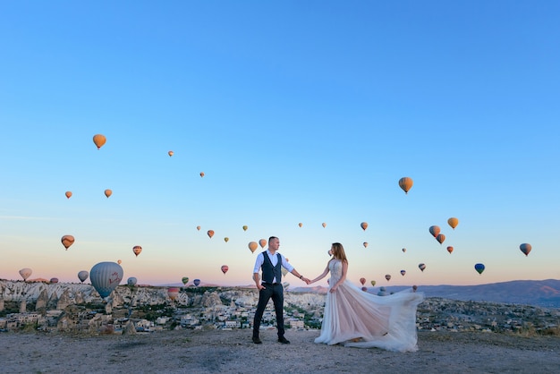 Para ślub Sesja W Turcji Kapadocji Z Balonów Na Ogrzane Powietrze