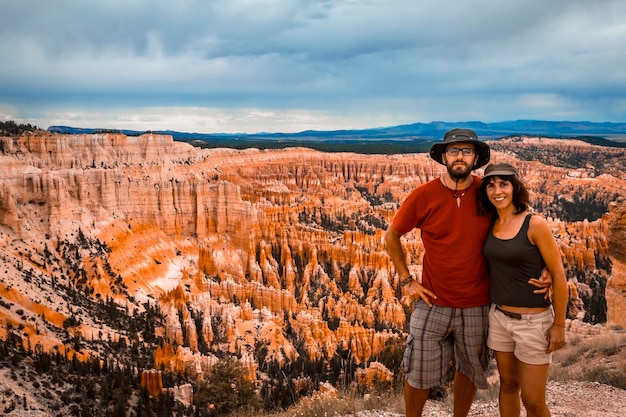 Para w parku narodowym z Bryce Point