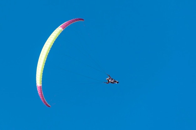 Paralotniarstwo na niebie