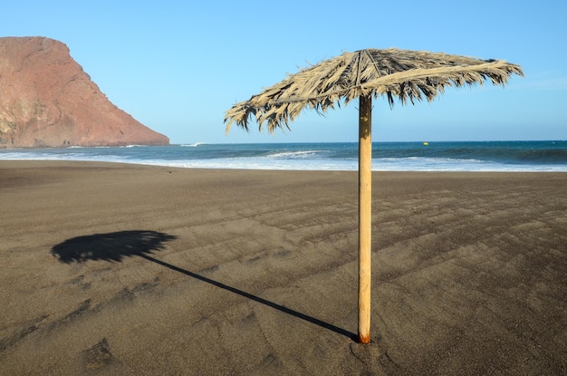 Parasol plażowy na Teneryfie Wyspy Kanaryjskie Hiszpania Europa
