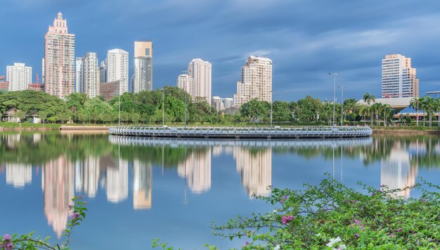 Park Benchakitti w Bangkoku Tajlandia