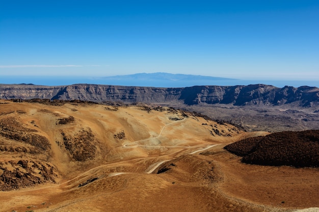 Park Narodowy Teide, Teneryfa, Wyspy Kanaryjskie, Hiszpania. Ładne zdjęcie hiszpańskiego nieaktywnego wulkanu Teide