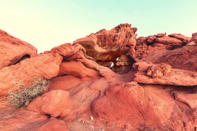 Zdjęcie park stanowy valley of fire, nevada, usa. niezwykłe krajobrazy naturalne.