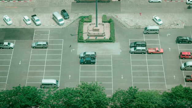 Parking przed urzędem państwowym w Tajlandii